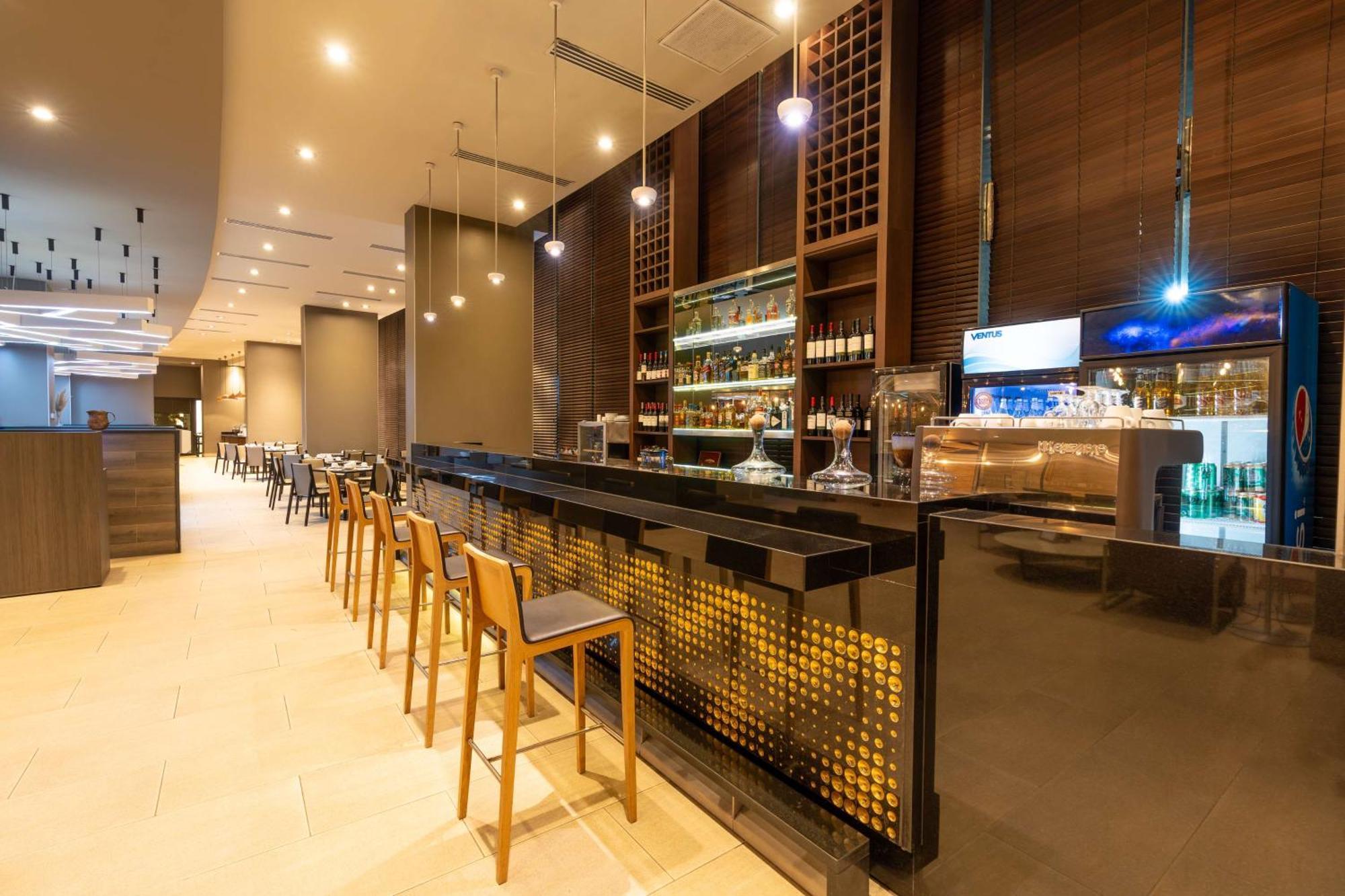 希尔顿花园伊基克酒店 外观 照片